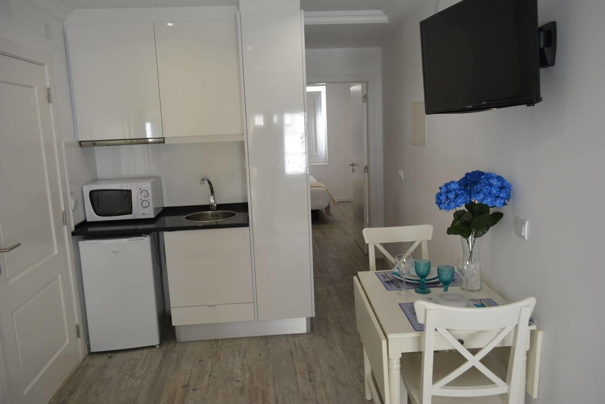 Castle Inn Lisbon Apartments Екстер'єр фото
